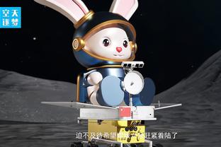 埃泽利谈TJD：他和我一样能跑能护筐 但他组织能力比我更好